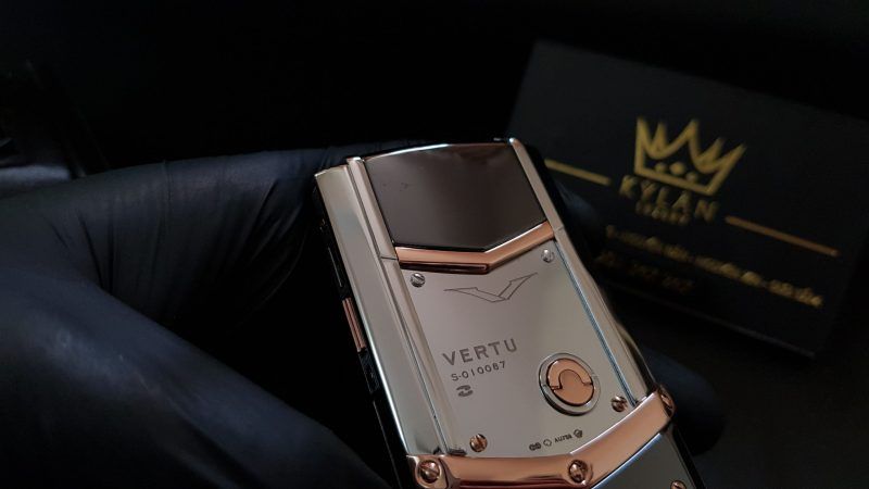 Kỳ Lân Luxury vertu signature s thep che tac diem ma vang 31 scaled 1 Vertu Signature S thép điểm vàng hồng