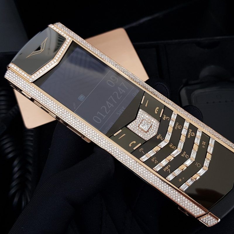 Kỳ Lân Luxury vertu signature s vang khoi full kim cuong 10 b8b20990 5f2c 4eb1 8b51 709c7953050d 1 1 Vertu Signature S Vàng Khối Full Diamond