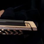 Kỳ Lân Luxury vertu signature s vang khoi full kim cuong 21 3c7f20c3 651d 4e65 9738 1ab00a65e7e7 1 Vertu Signature S Vàng Khối Full Diamond