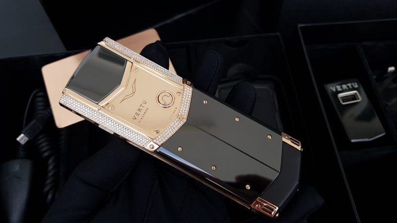 Kỳ Lân Luxury vertu signature s vang khoi full kim cuong 24 9c548003 a935 43e8 9419 4ed252ba0797 1 Vertu Signature S Vàng Khối Full Diamond