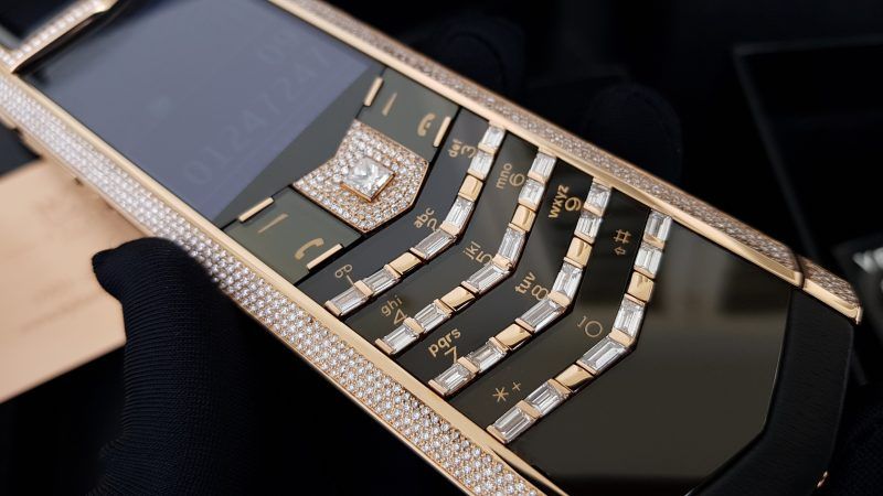 Kỳ Lân Luxury vertu signature s vang khoi full kim cuong 29 fbced4cf bd91 4887 bc23 b9b5b9a3b1ca 1 Vertu Signature S Vàng Khối Full Diamond