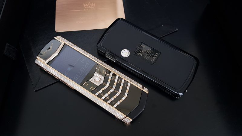 Kỳ Lân Luxury vertu signature s vang khoi full kim cuong 3 30605538 1e53 4d1f 9dc3 1e0589598873 1 Vertu Signature S Vàng Khối Full Diamond