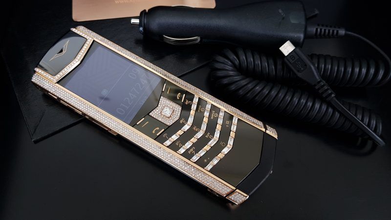 Kỳ Lân Luxury vertu signature s vang khoi full kim cuong 4 3ffa1746 09fe 4fee a6f2 183c1c296b68 1 Vertu Signature S Vàng Khối Full Diamond