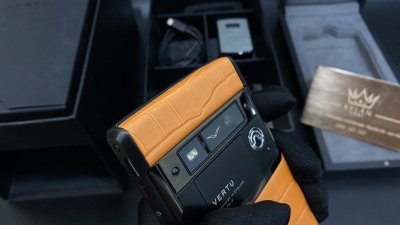 Vertu Signature Touch Pure Jet Alligator