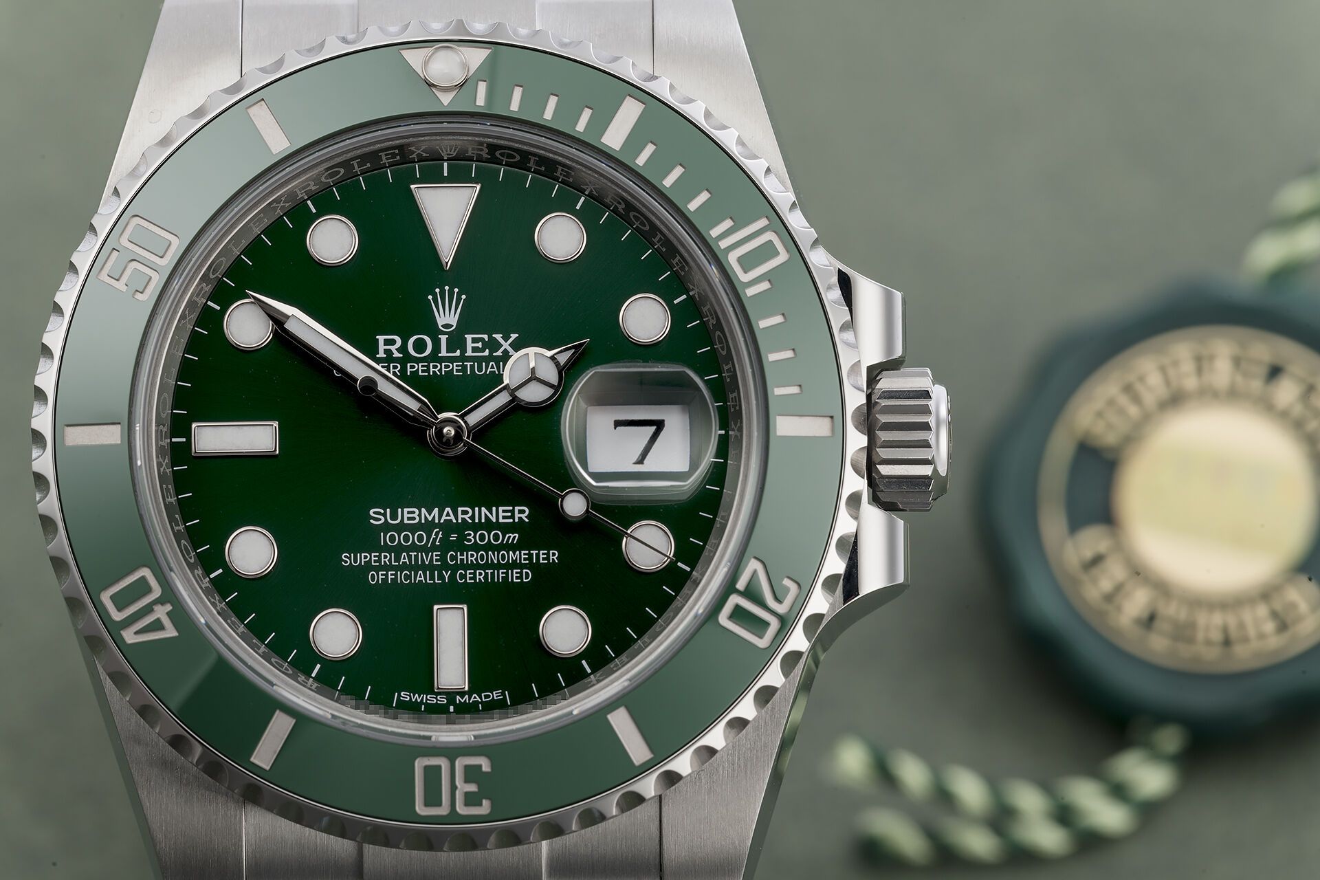 Kỳ Lân Luxury watch club rolex submariner date final model hulk ref 116610lv year 2020 14048 6 TOP các dòng đồng hồ thú vị lấy từ nguồn cảm hứng siêu anh hùng