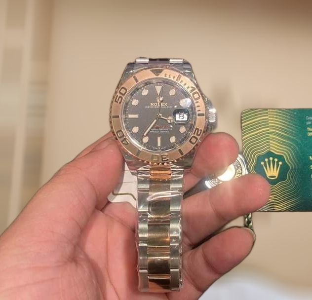 Kỳ Lân Luxury z4322546089362 9aaf38206ac089987bb36baddcaa0113 ĐỒNG HỒ ROLEX YACHT 40 126621 OYSTERSTEEL VÀ VÀNG EVEROSE