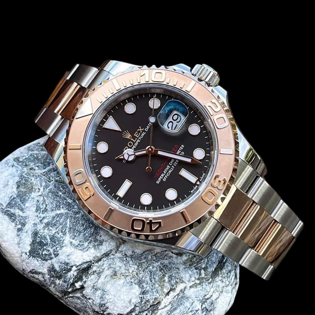 Kỳ Lân Luxury z4322546353120 b70889e5519402e0c0c84060f54a95f4 ĐỒNG HỒ ROLEX YACHT 40 126621 OYSTERSTEEL VÀ VÀNG EVEROSE