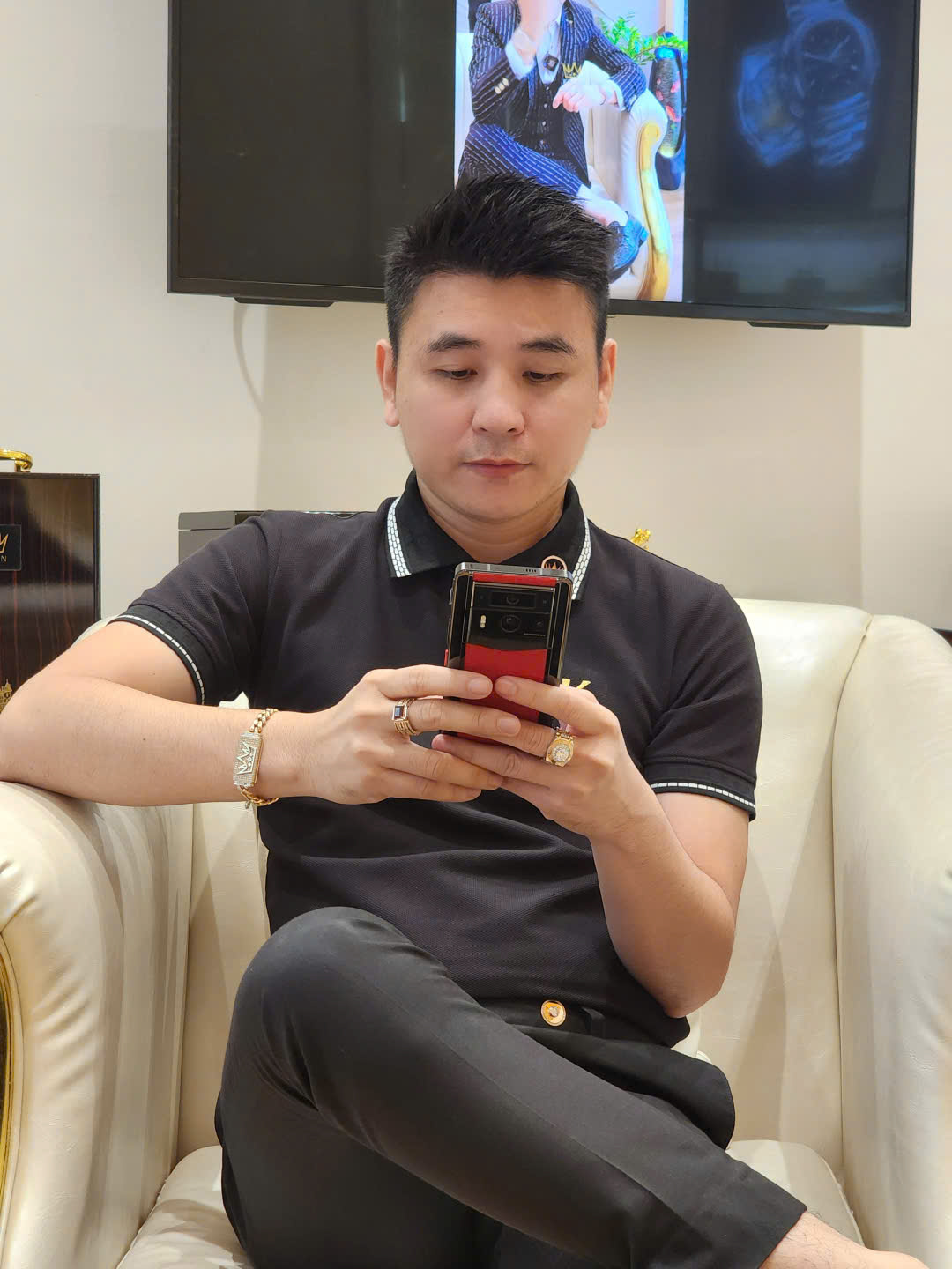 Kỳ Lân Luxury Dien thoai Metavertu 2nd Generation Red Calf Web3 AI Phone 2 Điện thoại Metavertu 2nd Generation Red Calf Web3 AI Phone