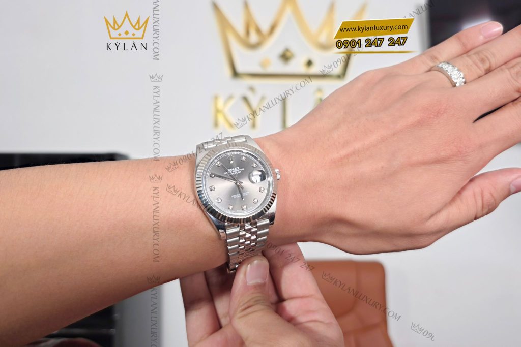 Kỳ Lân Luxury Dong ho Rolex Datejust 41 126334 0006 mat xam ghi coc so kim cuong 11 Đồng hồ Rolex Datejust 41 126334-0006 mặt xám ghi, cọc số kim cương