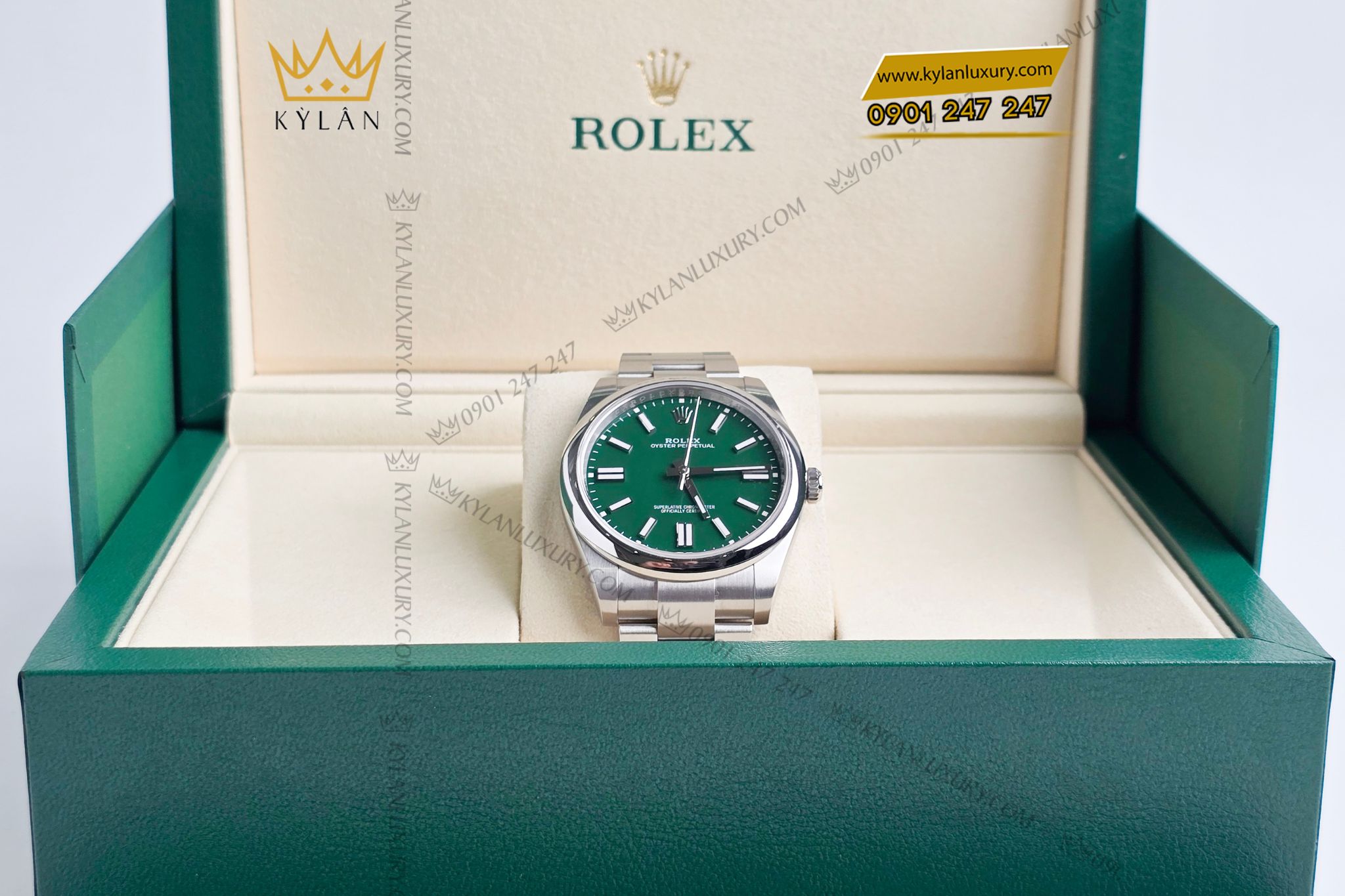 Kỳ Lân Luxury Dong ho Rolex Oyster Perpetual 41 134300 0005 mat so xanh la 12 Đồng hồ Rolex Oyster Perpetual 41 134300-0005 mặt số xanh lá