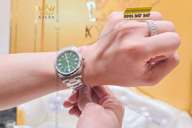 Đồng hồ Rolex Oyster Perpetual 41 134300-0005 mặt số xanh lá