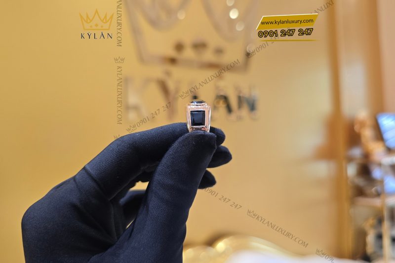 Nhẫn nam vàng nguyên khối Au750 đính đá quý đen