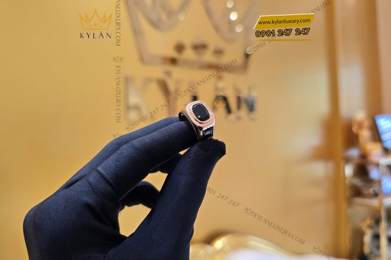 Nhẫn nam vàng nguyên khối Au750 đính đá quý đen