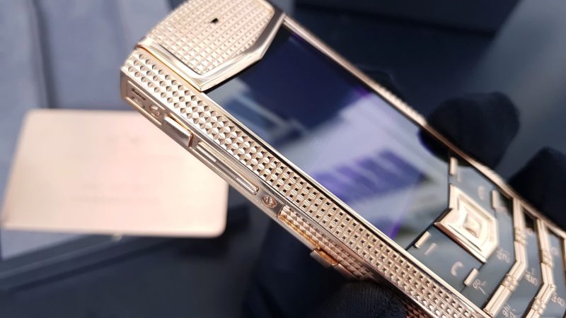 Kỳ Lân Luxury Vertu Signature S Full Gold Clous De Paris 18 Vertu Signature S Full Gold Clous De Paris