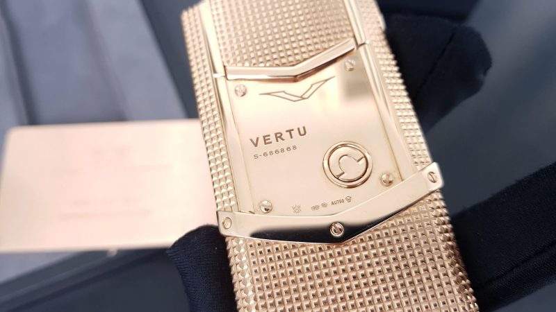 Kỳ Lân Luxury Vertu Signature S Full Gold Clous De Paris 19 Vertu Signature S Full Gold Clous De Paris