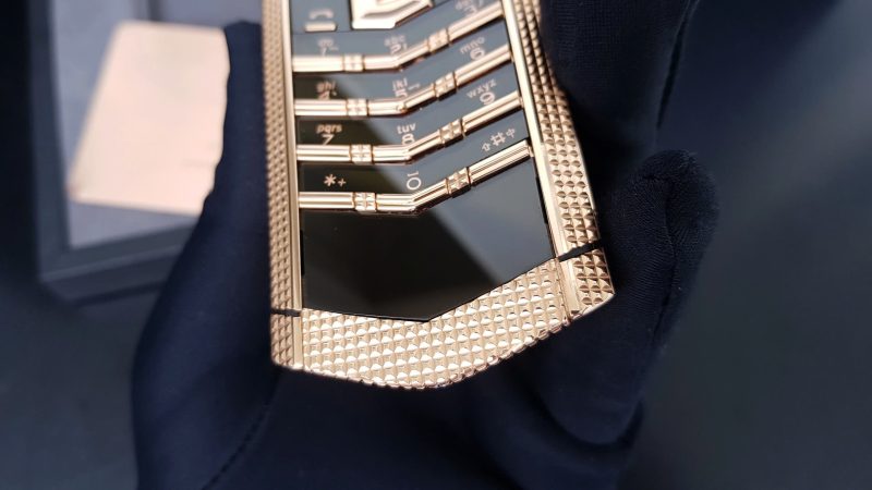 Kỳ Lân Luxury Vertu Signature S Full Gold Clous De Paris 2 Vertu Signature S Full Gold Clous De Paris