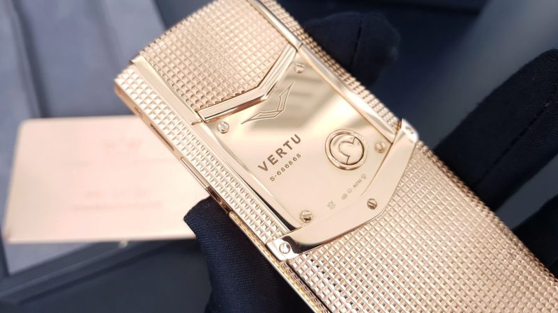 Kỳ Lân Luxury Vertu Signature S Full Gold Clous De Paris 20 Vertu Signature S Full Gold Clous De Paris