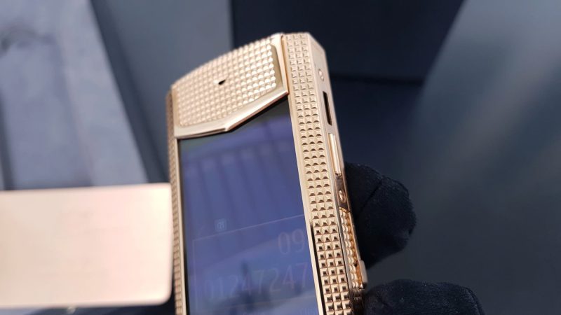 Kỳ Lân Luxury Vertu Signature S Full Gold Clous De Paris 21 Vertu Signature S Full Gold Clous De Paris