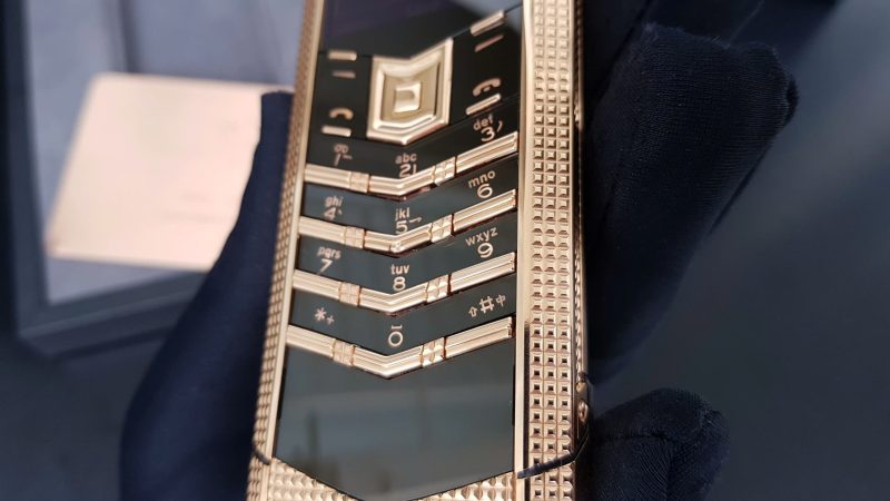 Kỳ Lân Luxury Vertu Signature S Full Gold Clous De Paris 23 Vertu Signature S Full Gold Clous De Paris