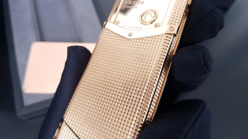 Kỳ Lân Luxury Vertu Signature S Full Gold Clous De Paris 26 Vertu Signature S Full Gold Clous De Paris