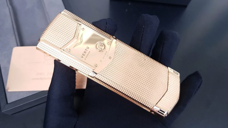 Kỳ Lân Luxury Vertu Signature S Full Gold Clous De Paris 5 Vertu Signature S Full Gold Clous De Paris