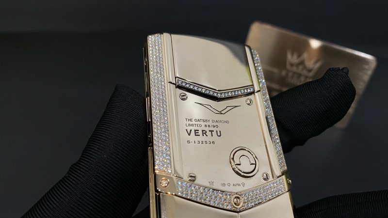 Kỳ Lân Luxury Vertu Signature S Full Gold Full Diamond 20 Vertu Signature S Full Gold Full Diamond