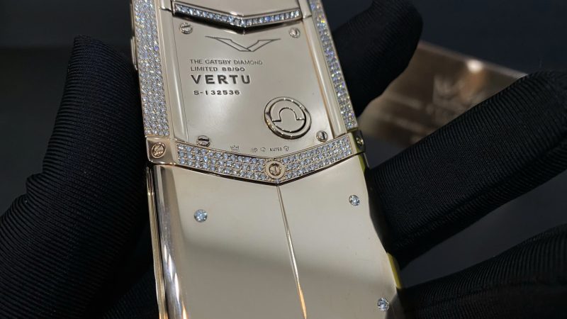 Kỳ Lân Luxury Vertu Signature S Full Gold Full Diamond 3 Vertu Signature S Full Gold Full Diamond