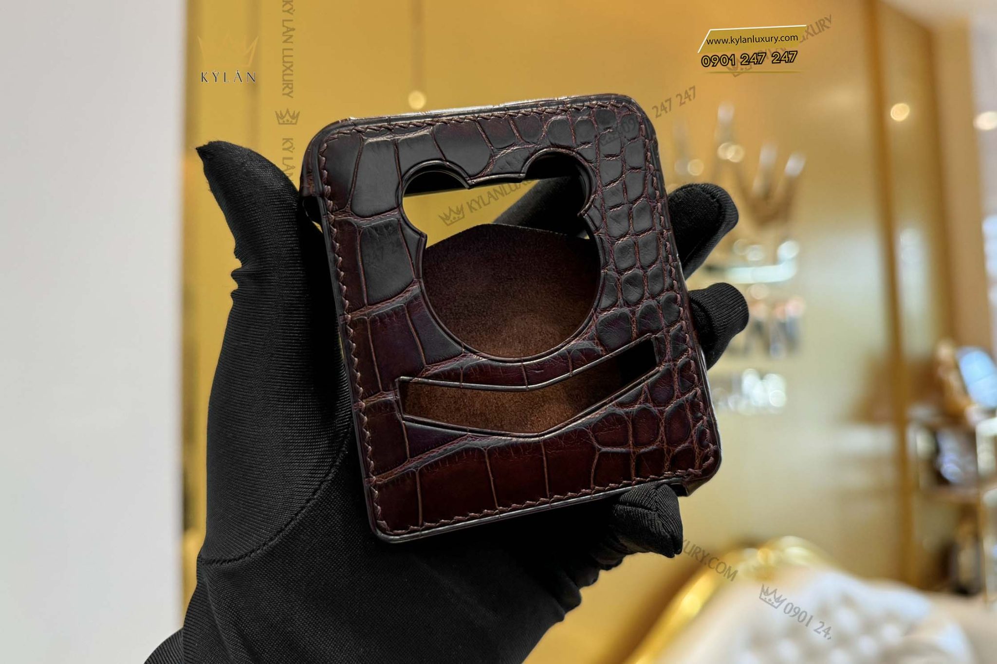 Bao da điện thoại màn hình gập Vertu Ironflip da cá màu nâu