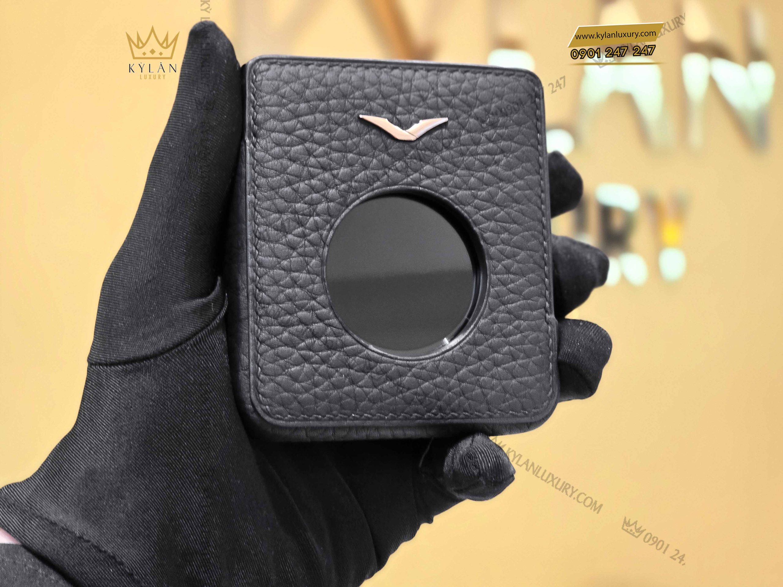 Kỳ Lân Luxury bao da dien thoai man hinh gap vertu ironflip da togo 6 c8439fd1 6fd3 4274 ba7a bbee49dd2b7f scaled Bao da điện thoại màn hình gập Vertu Ironflip da Togo