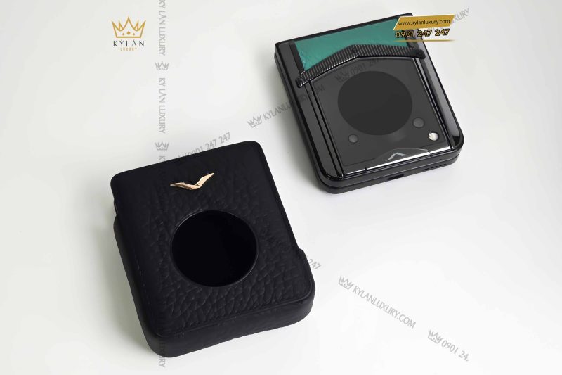 Kỳ Lân Luxury bao da dien thoai man hinh gap vertu ironflip da togo 9 scaled 1 Bao da điện thoại màn hình gập Vertu Ironflip da Togo