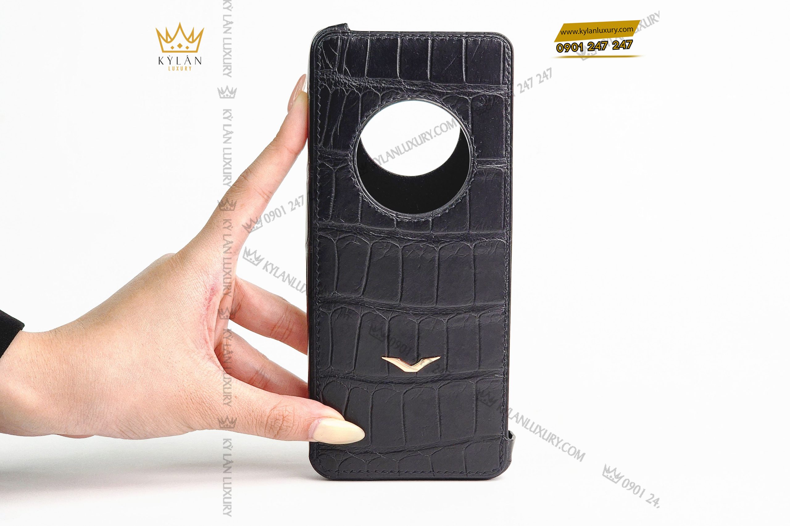 Kỳ Lân Luxury bao da dien thoai vertu da ca sau alligator kieu dang luxe circle 13 1 scaled Bao da điện thoại Vertu Ironflip da cá sấu Alligator kiểu dáng Luxe Circle