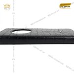 Kỳ Lân Luxury bao da dien thoai vertu logo vertu vang trang nguyen khoi au750 5 1 scaled 1 Bao da điện thoại Vertu da cá sấu Alligator đính logo Vertu vàng trắng nguyên khối Au750