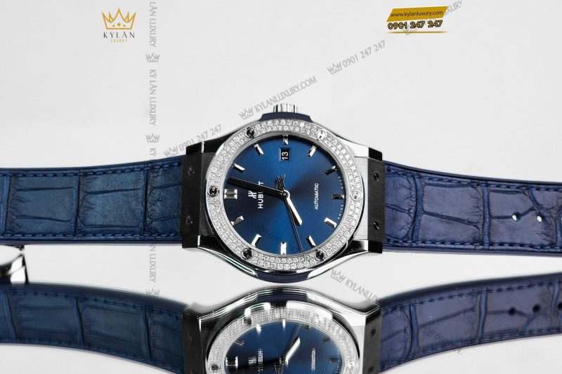 Đồng hồ Hublot Classic Fusion Titanium Blue custom vành kim cương 42mm