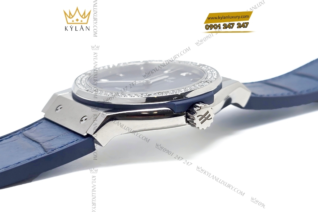 Kỳ Lân Luxury dong ho hublot classic fusion blue custom diamond 3 Đồng hồ Hublot Classic Fusion Titanium Blue custom vành kim cương 42mm