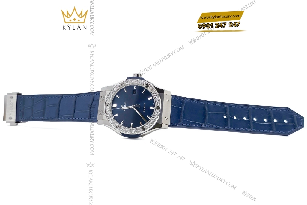 Kỳ Lân Luxury dong ho hublot classic fusion blue custom diamond 8 Đồng hồ Hublot Classic Fusion Titanium Blue custom vành kim cương 42mm