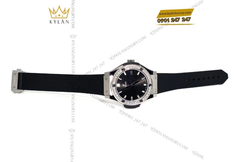 Đồng hồ Hublot Classic Fusion Titanium Diamond 33mm