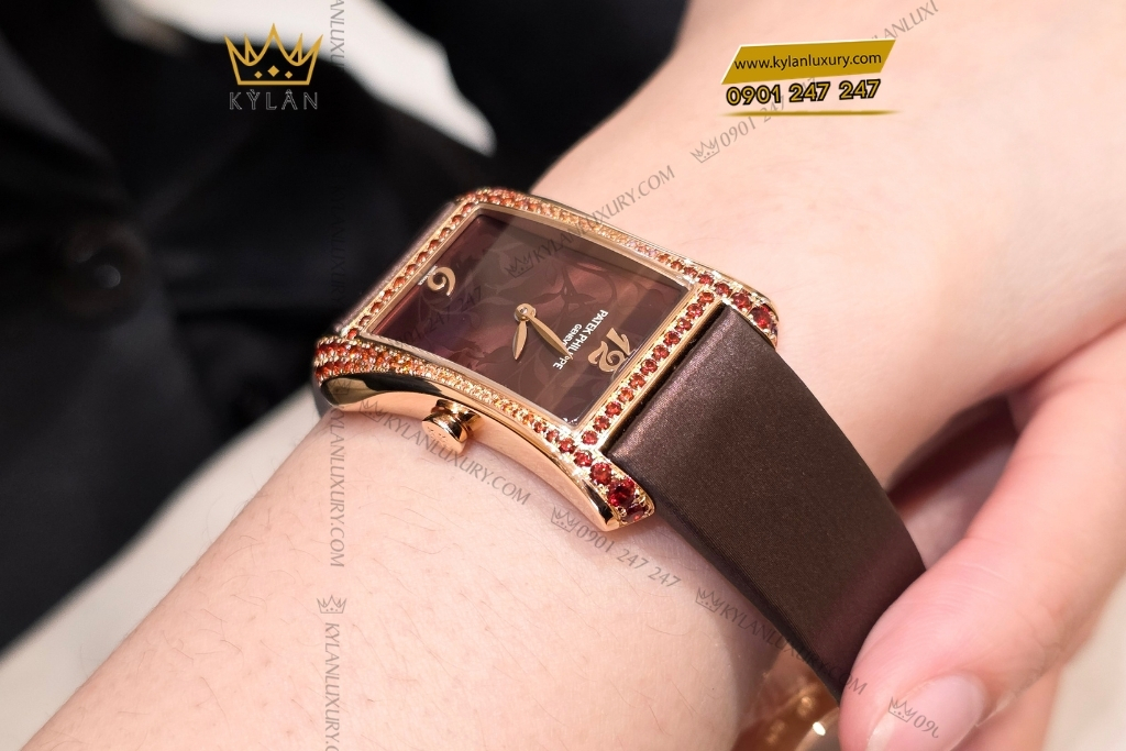 Kỳ Lân Luxury dong ho patek philippe gondolo 4962 200r 001 9 Đồng hồ Patek Philippe Gondolo 4962-200R-001