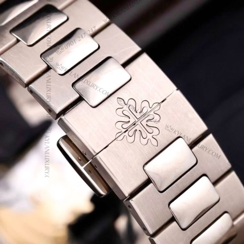 Đồng hồ Patek Philippe Nautilus vàng trắng 5811/1G-001