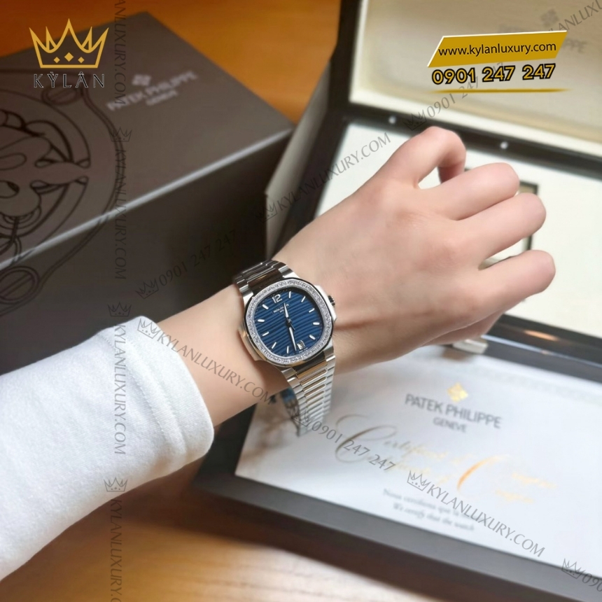 Kỳ Lân Luxury dong ho patek philippe nautilus 7118 1200a 001 5 Đồng hồ Patek Philippe Nautilus thép mặt xanh opaline 7118/1200A-001