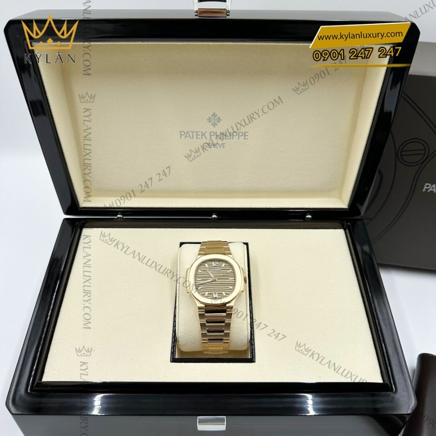 Kỳ Lân Luxury dong ho patek philippe nautilus 7118 1r 010 5 Đồng hồ Patek Philippe Nautilus mặt số nâu vàng 7118/1R-010