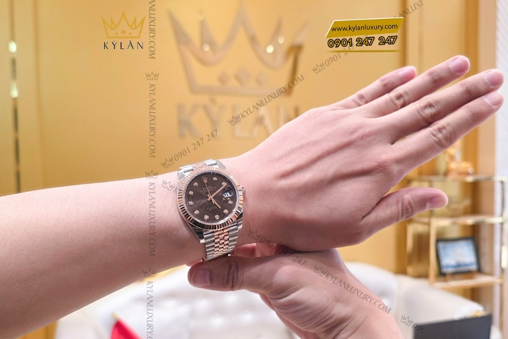 Kỳ Lân Luxury dong ho rolex 126331 mat nau chocolate 4 1 Đồng hồ Rolex Datejust 41 chocolate cọc kim cương 126331-0004