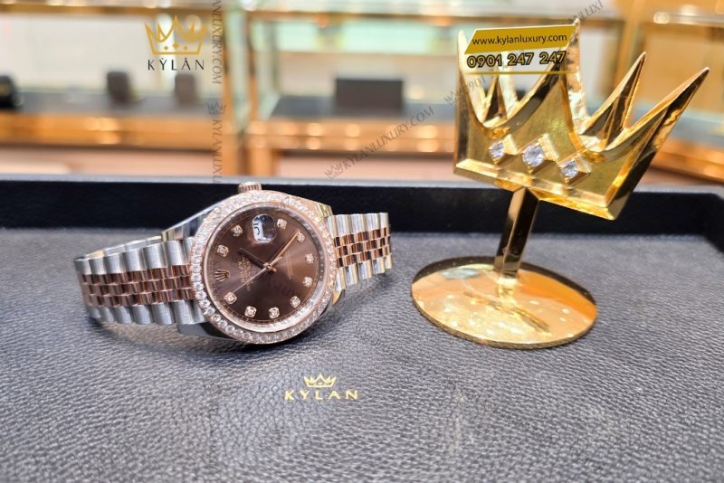 Đồng hồ Rolex Datejust 41 mặt chocolate custom vành kim cương 126331