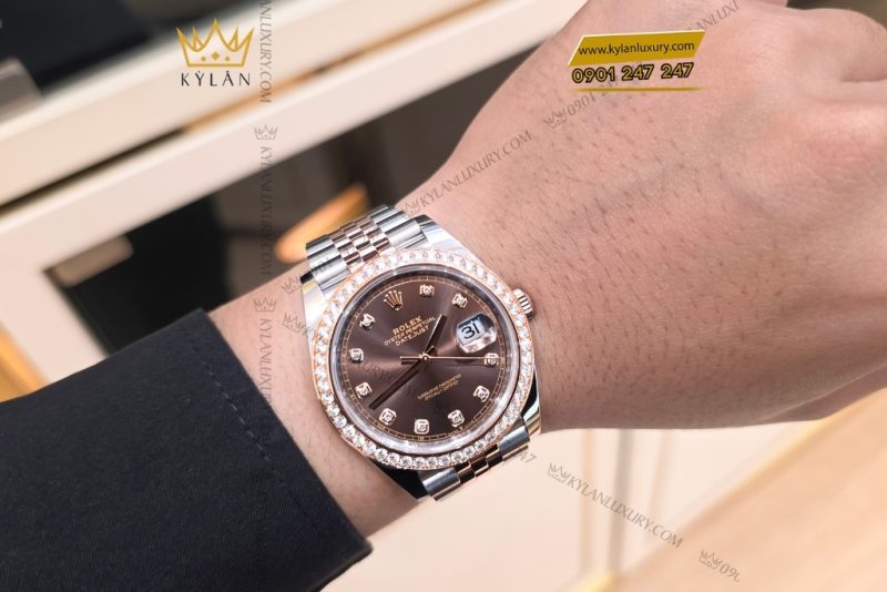 Đồng hồ Rolex Datejust 41 mặt chocolate custom vành kim cương 126331