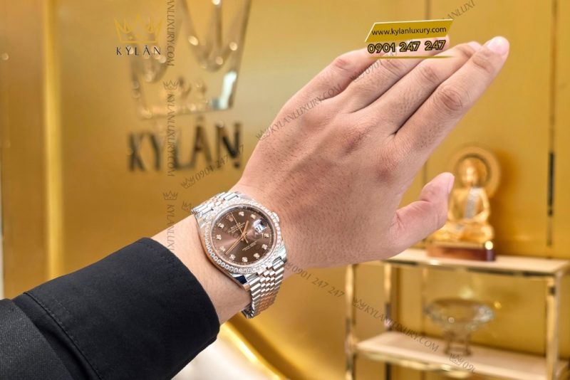 Đồng hồ Rolex Datejust 41 mặt chocolate custom vành kim cương 126331