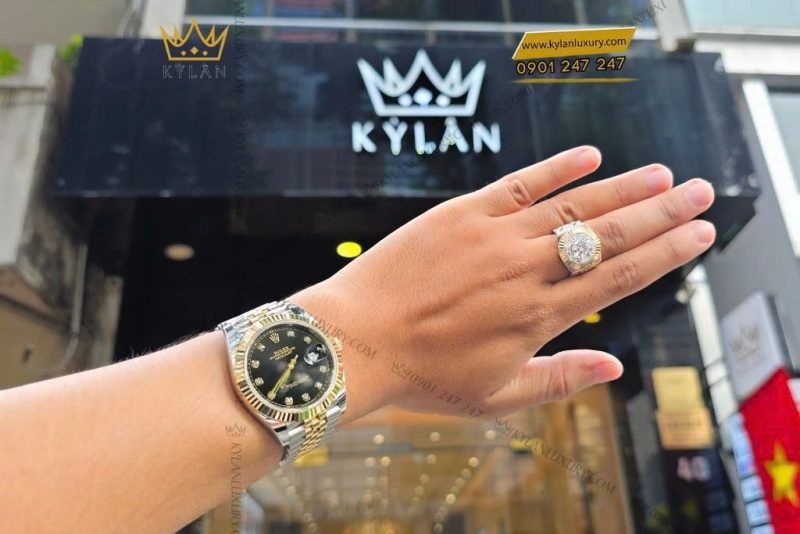 Đồng hồ Rolex Datejust 41 126333-0006 mặt số đen, cọc số kim cương