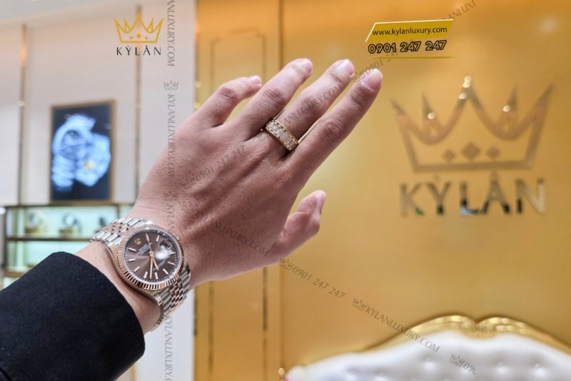 Đồng hồ Rolex Datejust 36 chocolate cọc dạ quang 126231-0043