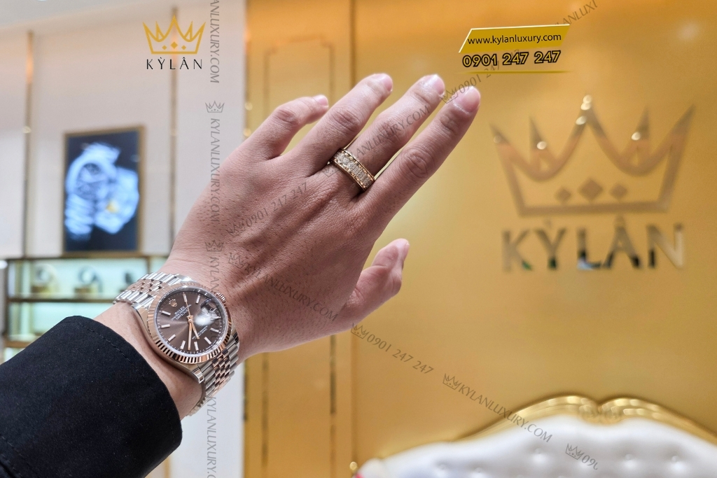 Kỳ Lân Luxury dong ho rolex datejust m126231 0043 9 Đồng hồ Rolex Datejust 36 chocolate cọc dạ quang 126231-0043
