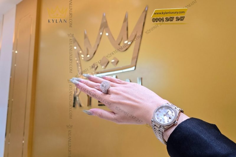 Đồng hồ Rolex Day Date 36 mặt xà cừ vành kim cương 128349RBR-0004