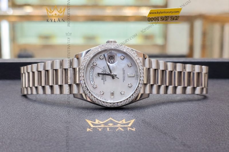 Đồng hồ Rolex Day Date 36 mặt xà cừ vành kim cương 128349RBR-0004