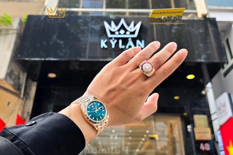 Đồng hồ Rolex Day Date 36 xanh lục lam 128235-0085